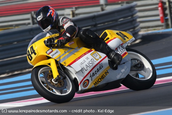 Très compacte, la motot se rapproche plus de l'agilité d'une 350