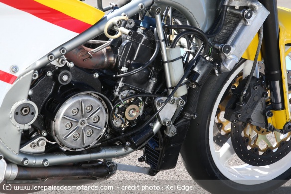 Les pistons du trois cylindres en V Honda ont tous été changés juste avant le roulage