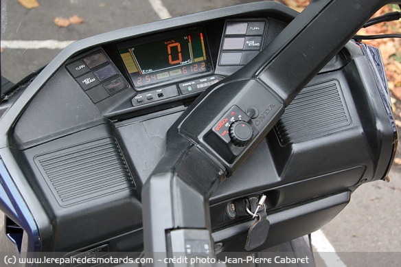 Compteur Honda Spazio CN250