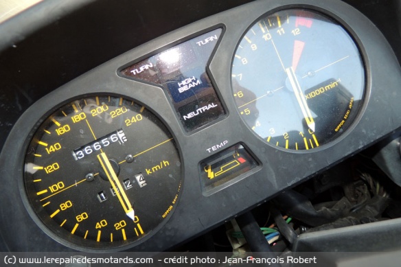 Compteur Honda 500 VF F2
