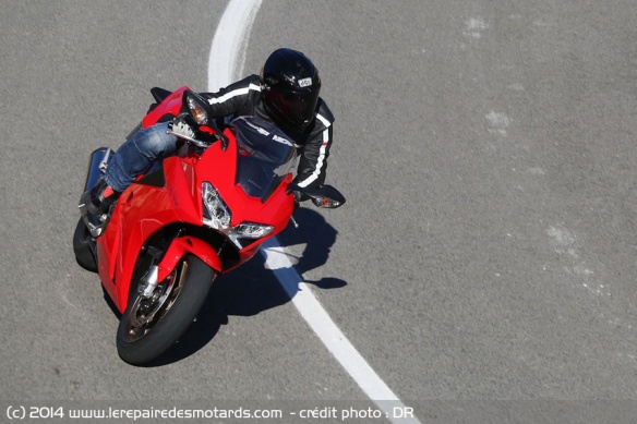 Essai Honda VFR 800