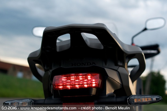 Feu arrière Honda VFR1200X Crosstourer