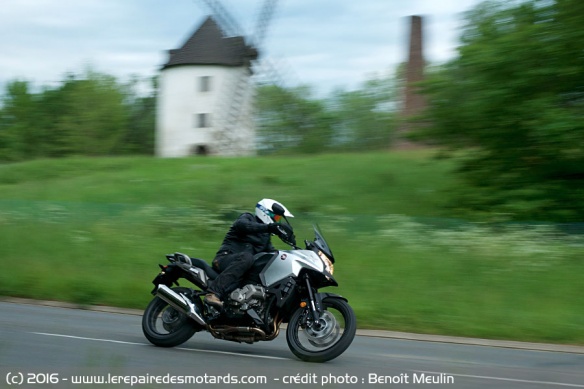 VFR1200X Crosstourer DCT sur départementale