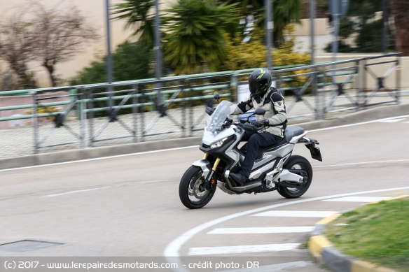 Le Honda X-ADV en ville