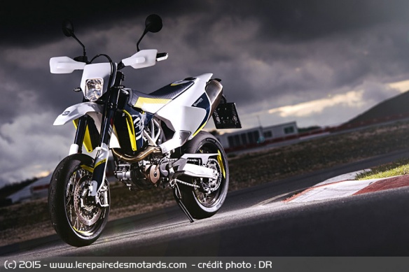 Essais Husqvarna 701 Supermoto