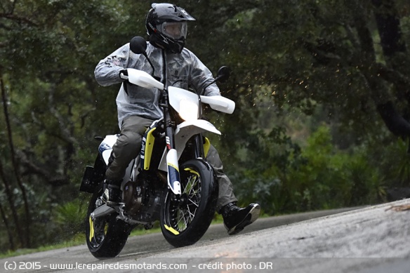 Essais Husqvarna 701 Supermoto