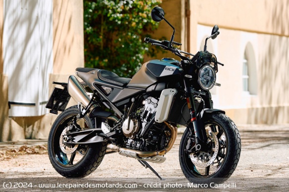 Essai de la Husqvarna Svartpilen 801