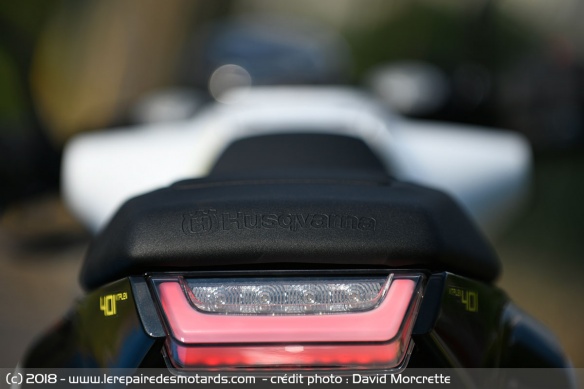 Feu arrière à LED