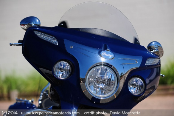 Phare avant Indian Chieftain 