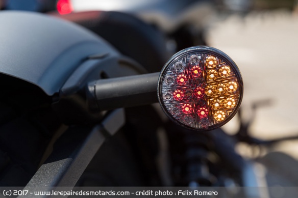 Clignotant à LED pour la Scout Bobber