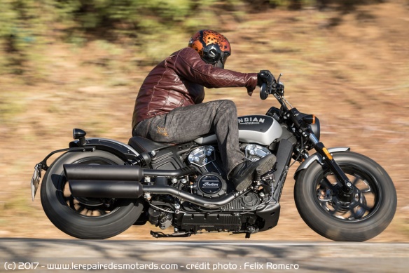 Prise d'angle avec l'Indian Scout Bobber