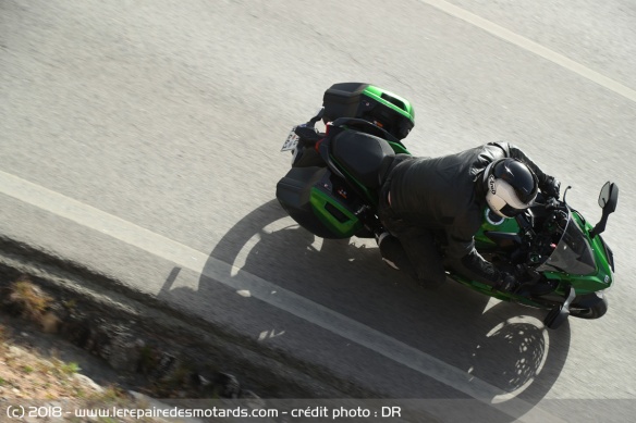 Essai Kawasaki H2 SX SE vue du dessus
