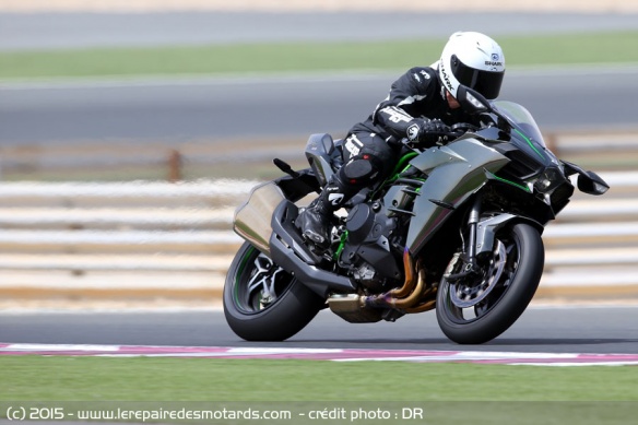 Kawasaki H2 sur nationale