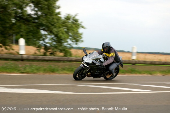 Essai Kawasaki H2 en courbe
