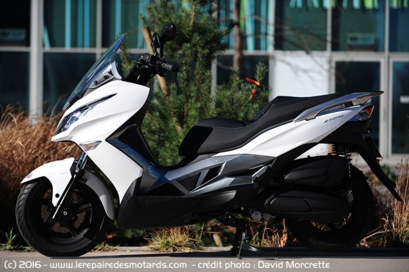 Kawasaki J125 de coté