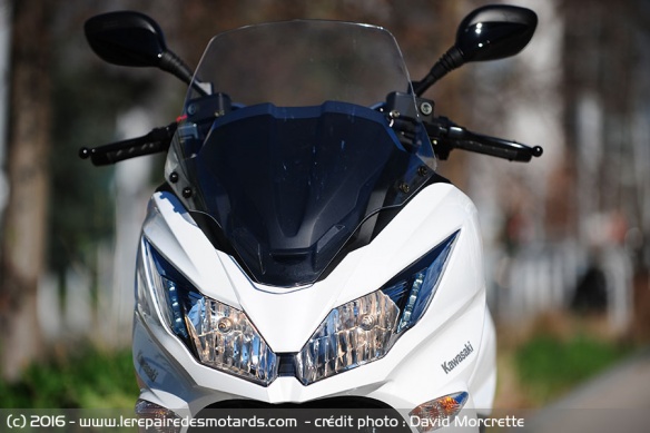 Kawasaki J125 de face
