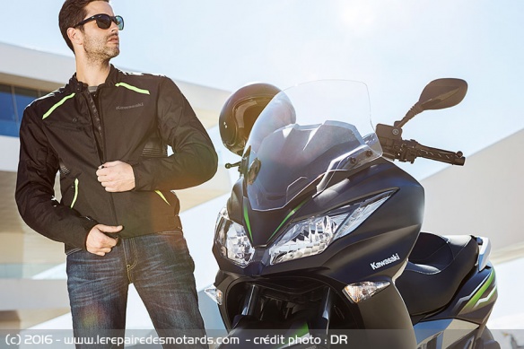 Motard en Kawasaki J125