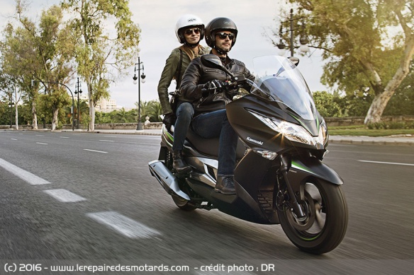 Kawasaki J125 sur route