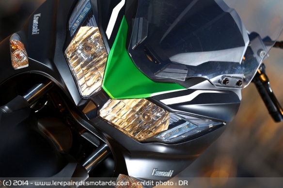 Phare avant Kawasaki J300