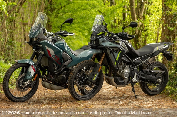 Les Kawasaki KLE 500 et CFMoto 450MT