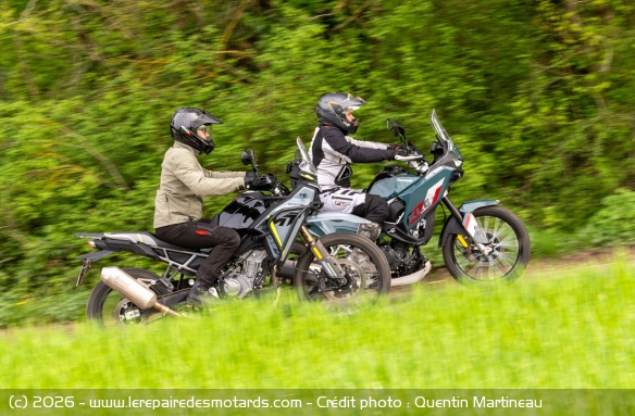 Essai comparatif Kawasaki KLE 500 vs CFMoto 450MT Essai comparatif Kawasaki KLE 500 vs CFMoto 450MT