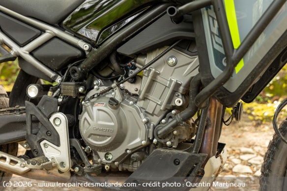 Le moteur bicylindre de la CFMoto 450MT