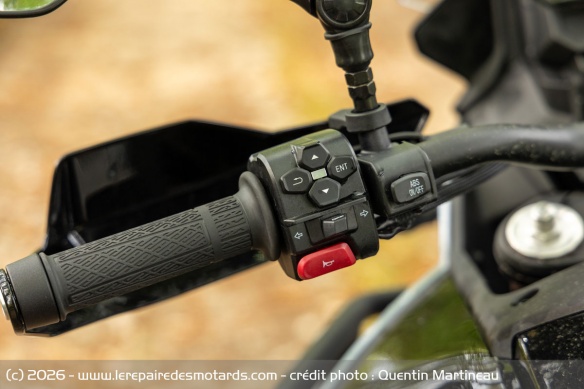 Le niveau d'assistance reste basique avec l'ABS pour les deux et un antipatinage sur la CFMOTO