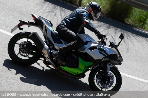 En Hybrid ECO, les performances sont assez proches de celles des 400