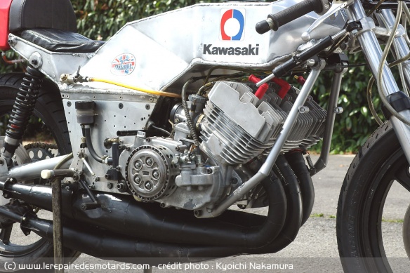 Modifié, le moteur H2 développe ici 75 chevaux