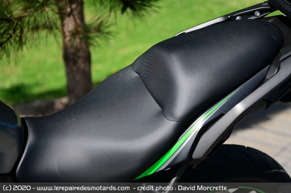 Une selle plutôt confortable et un amortisseur souple
