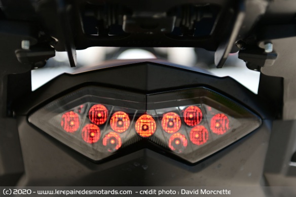 Feu arrière à LED