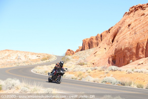 Essai de la Kawasaki Z H2 sur les routes autour de Las Vegas