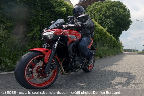 Essai de la Kawasaki Z650 50th sur route