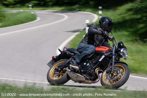 Essai de la Kawasaki Z650RS sur route
