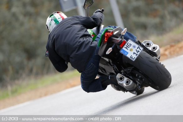 Vue arrière Kawasaki Z1000
