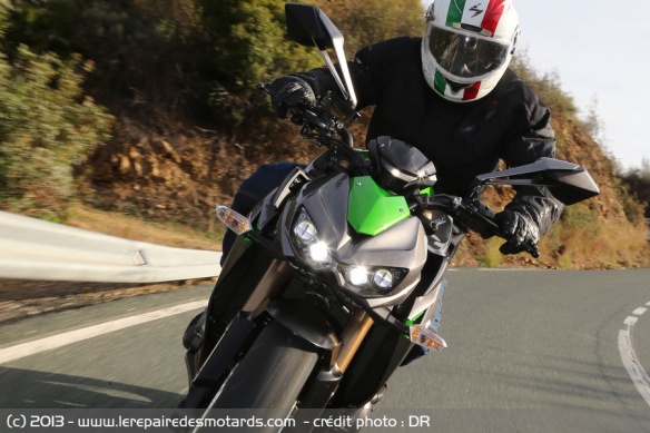 Phare avant sur Kawasaki Z1000
