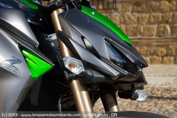 Phare avant Kawasaki Z1000 de coté