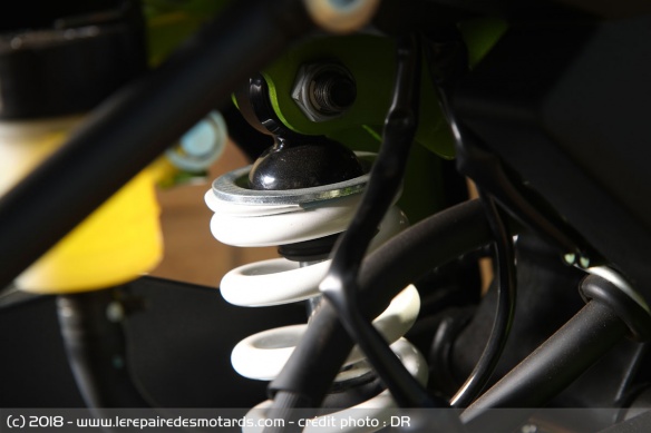 Amortisseur de la Kawasaki Z125