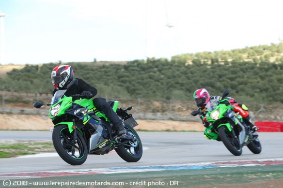 La Kawasaki Ninja 125 sur circuit