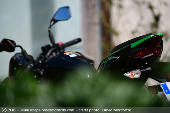 Feu arrière Kawasaki Z400