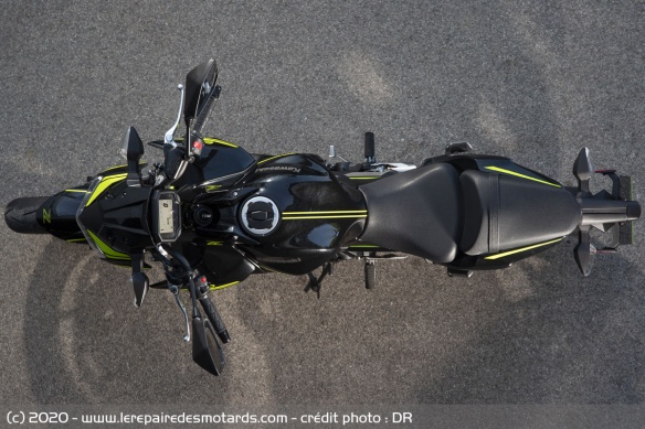 La Z650 reste une moto compacte