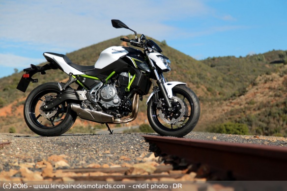 Kawasaki Z650 de coté