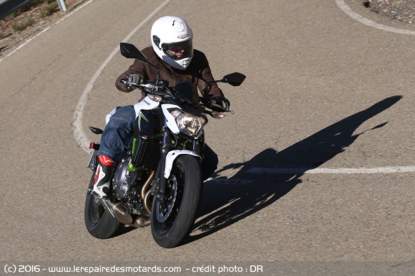Essai Kawasaki Z650 sur départementale