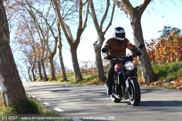 La Kawasaki Z900RS en mode balade