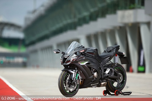 Kawasaki ZX-10R noire