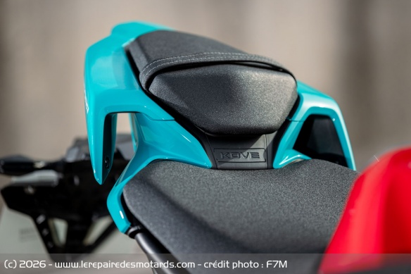La selle passager de la Kove 350RR