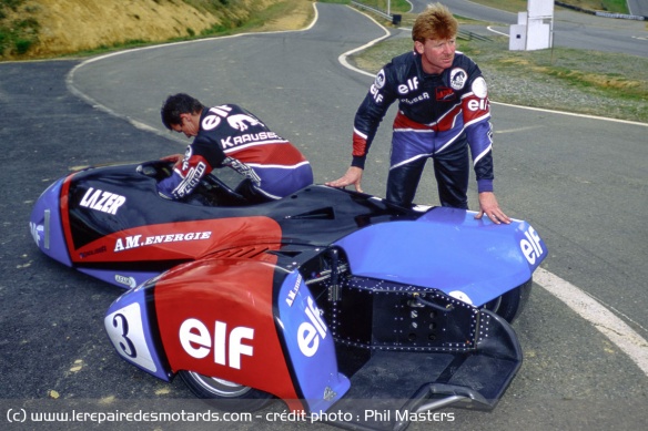 Michel et Birchall vérifient le side champion du monde avant la séance