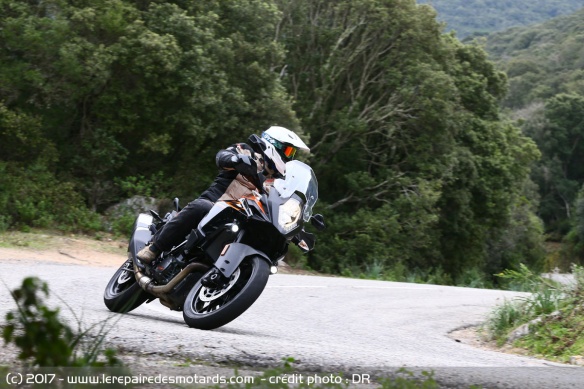 La KTM 1090 Adventure en virage
