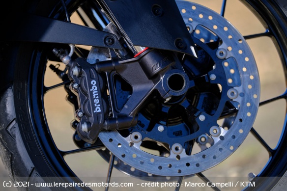 Les étriers Brembo sont puissants et parfaitement dosables