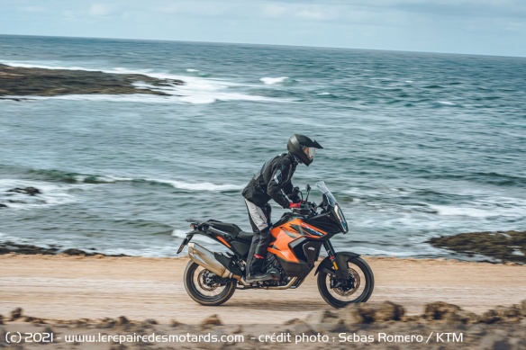 Là encore, les réglages prédéfinis de l'électronique adaptent bien le comportement pour le off-road
